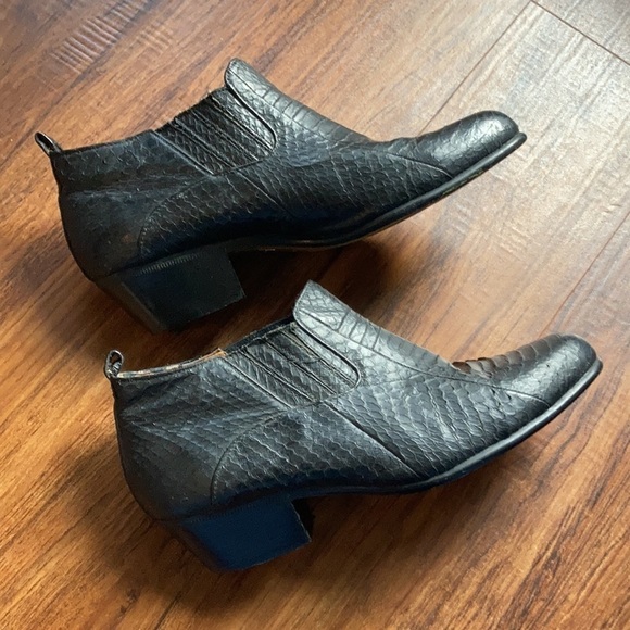 Giorgio Brutini black snake skin heeled ankle boots size 8 - Picture 2 of 10